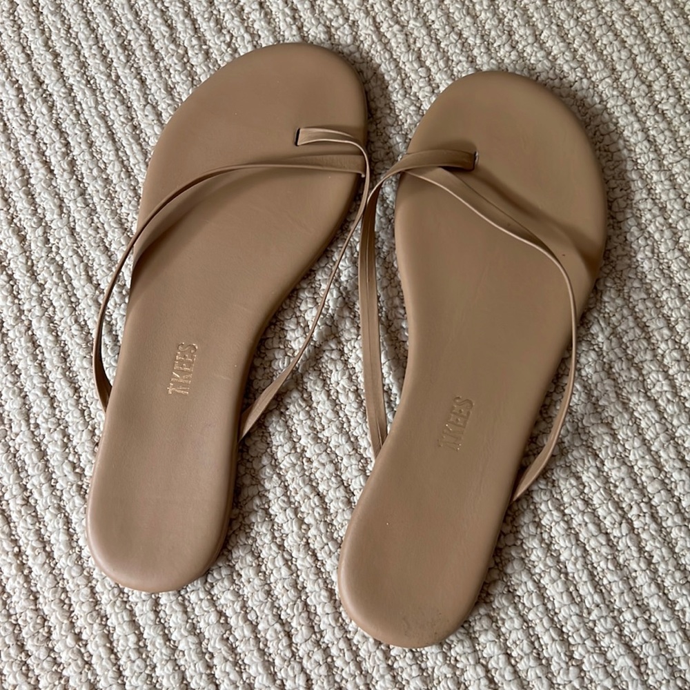 TKees “Riley” in Cocoa Butter Color.